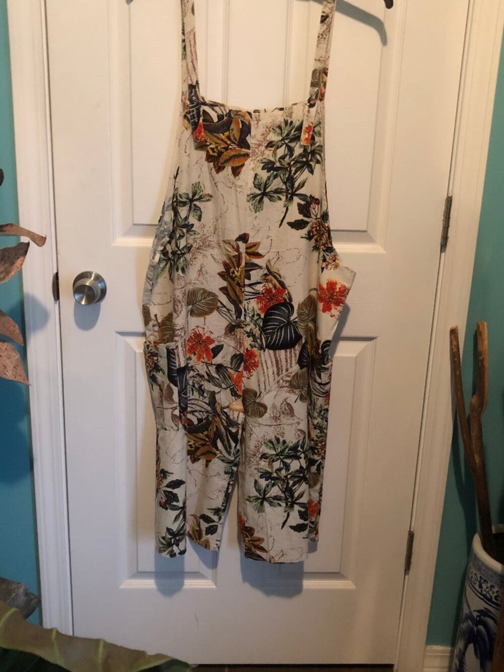 Cute garden short overalls size small